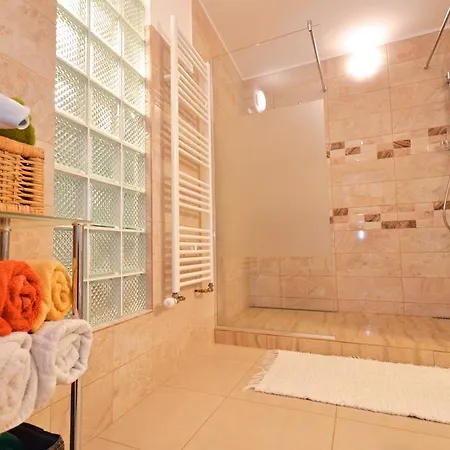 Star Center Apartment