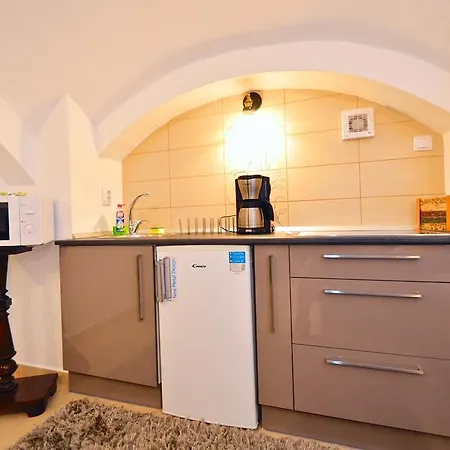 Star Center Apartment *