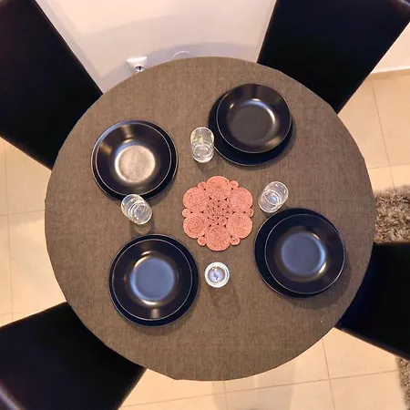 Star Center Apartment *